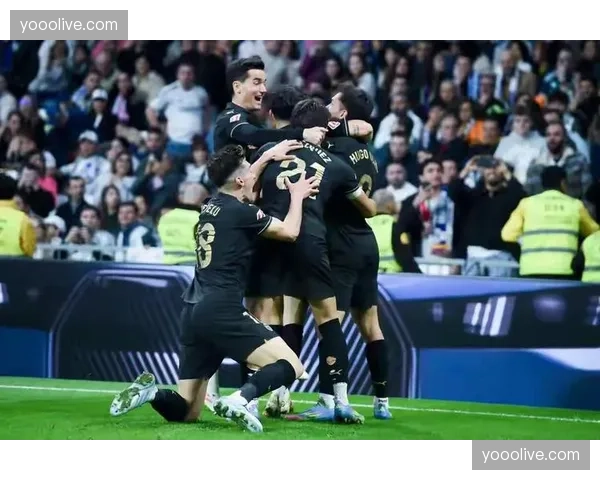 皇马客场2-0击败瓦伦西亚 豪取联赛七连胜紧追巴萨