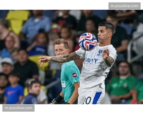 坎塞洛防守位置感与协防意识 巴萨整体防守体系获经验补充